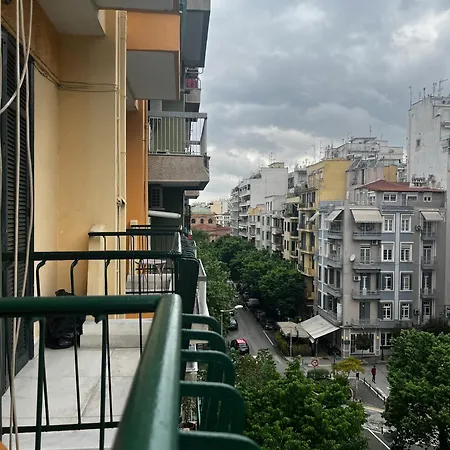 Homevision - Spacious And Warm - Very Thessaloniki